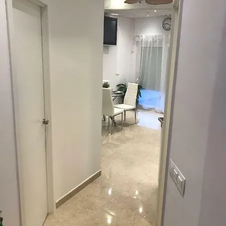 Puerto Marina Apartment